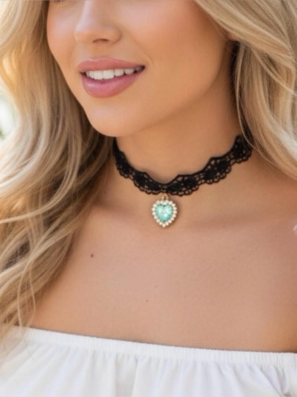 π¨SALEπ¨ CZ heart choker necklace